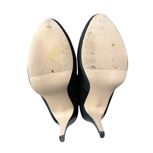 Madden Girl Guava  Cushion Pumps Ruffle Black Microsuede Women Size 9 High Heels - Picture 10 of 10